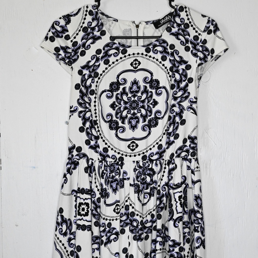 Lulu's White Patterned Short Dress Sz. M